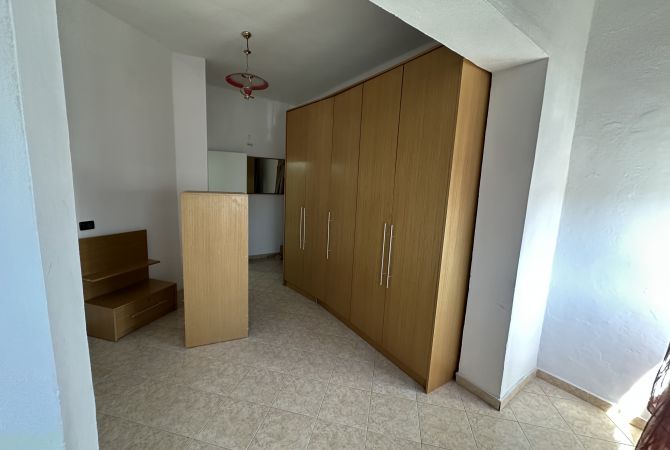 Shtepi me qera Apartament ne Tirane, 1+1, Mobilimi E mobiluar, Pagesa 450  Euro.