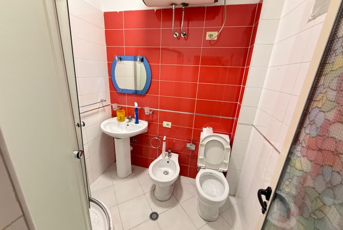 Shtepi me qera Apartament ne Tirane, 2+1, Mobilimi E mobiluar, Pagesa 550  Euro.