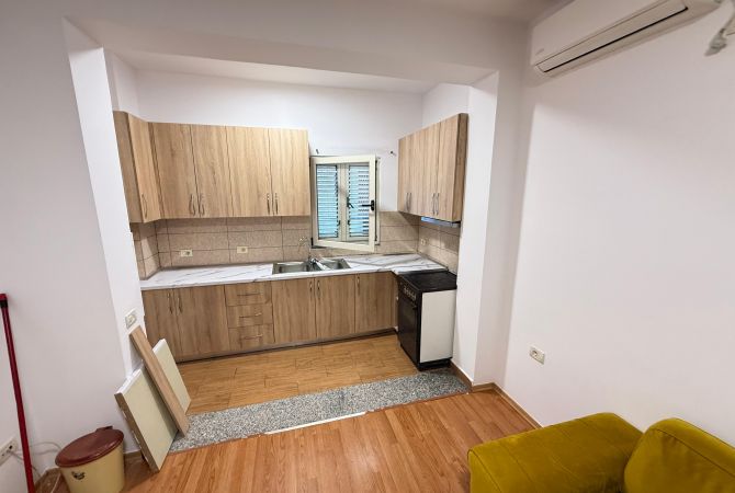 Shtepi me qera Apartament ne Tirane, 2+1, Mobilimi E mobiluar, Pagesa 550  Euro.
