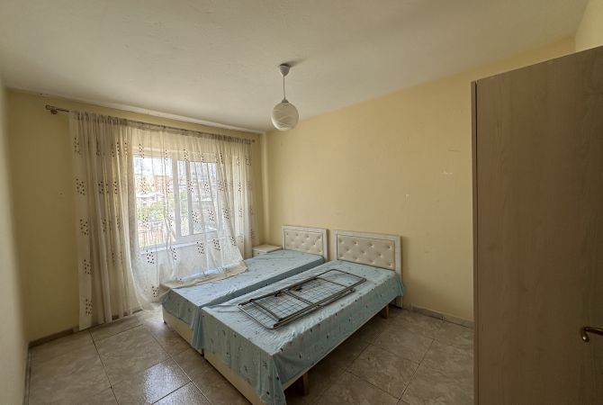 Shtepi ne shitje Apartament ne Tirane, 3+1, Mobilimi Pjeserisht e mobiluar, Pagesa 178,000  Euro.