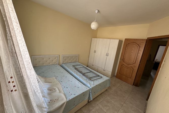 Shtepi ne shitje Apartament ne Tirane, 3+1, Mobilimi Pjeserisht e mobiluar, Pagesa 178,000  Euro.