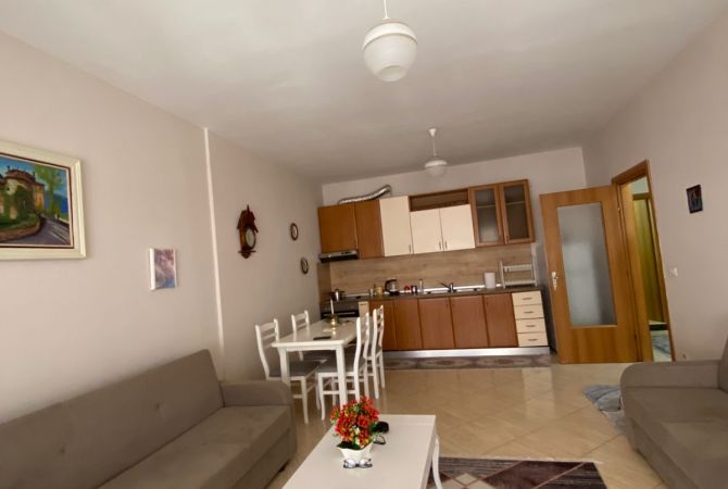 Shtepi me qera 2+1 ne Tirane - 620 Euro
