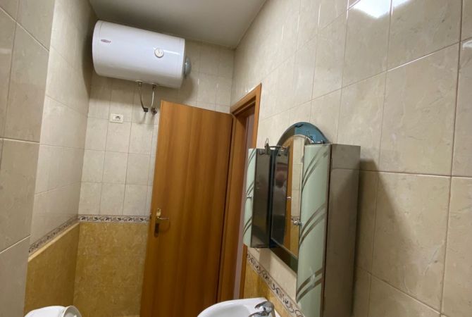 Shtepi me qera Apartament ne Tirane, 2+1, Mobilimi Pjeserisht e mobiluar, Pagesa 620  Euro.