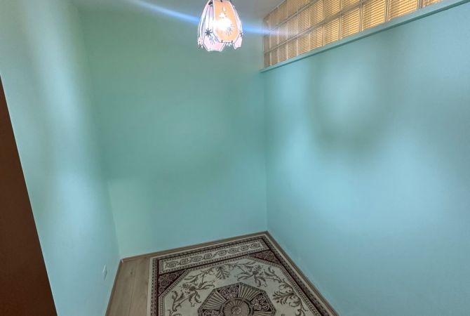 Shtepi me qera Apartament ne Tirane, 2+1, Mobilimi E mobiluar, Pagesa 550  Euro.