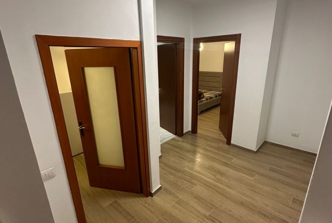 Shtepi me qera Apartament ne Tirane, 2+1, Mobilimi E mobiluar, Pagesa 550  Euro.