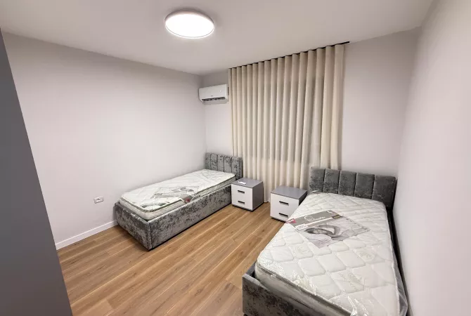 Shtepi ne shitje Apartament ne Tirane, 2+1, Mobilimi E mobiluar, Pagesa 185,000  Euro.