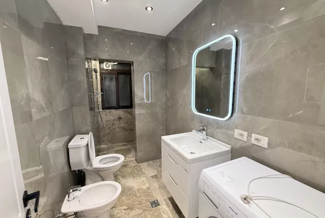 Shtepi ne shitje Apartament ne Tirane, 2+1, Mobilimi E mobiluar, Pagesa 185,000  Euro.