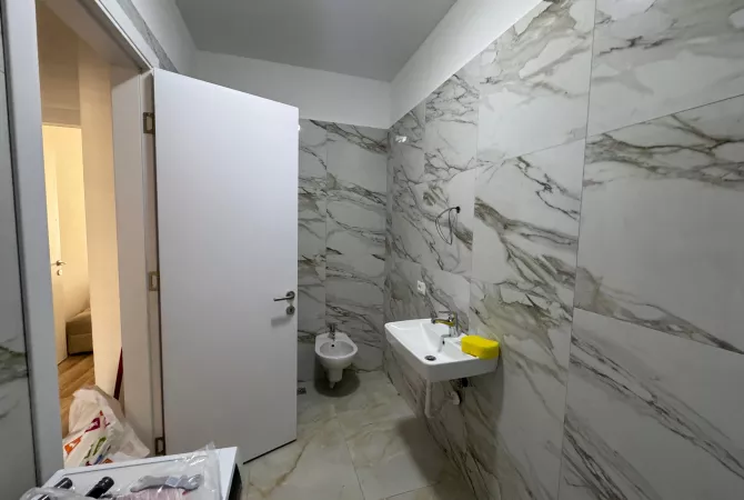 Shtepi me qera Apartament ne Tirane, 1+1, Mobilimi E mobiluar, Pagesa 50,000  Leke.