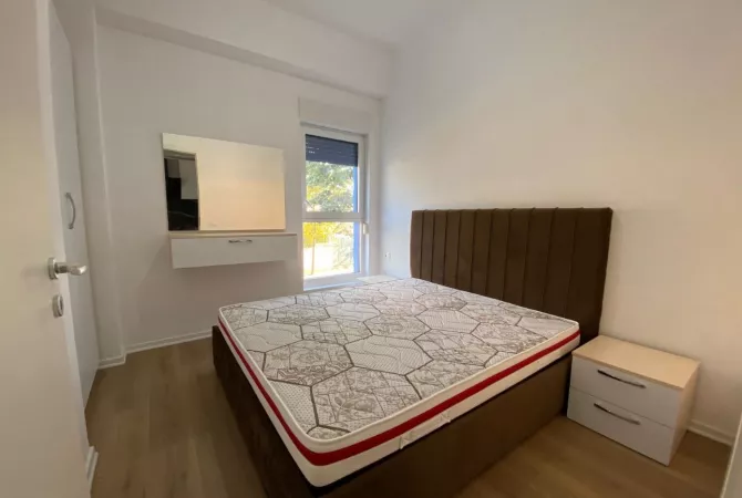 Shtepi ne shitje Apartament ne Tirane, 2+1, Mobilimi E mobiluar, Pagesa 115,000  Euro.