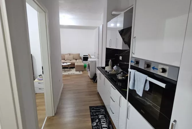 Shtepi ne shitje Apartament ne Tirane, 2+1, Mobilimi E mobiluar, Pagesa 115,000  Euro.