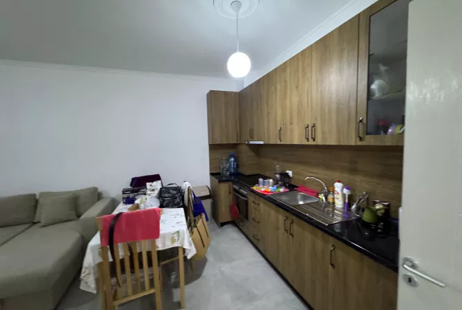 Shtepi me qera Apartament ne Tirane, 1+1, Mobilimi E mobiluar, Pagesa 450  Euro.