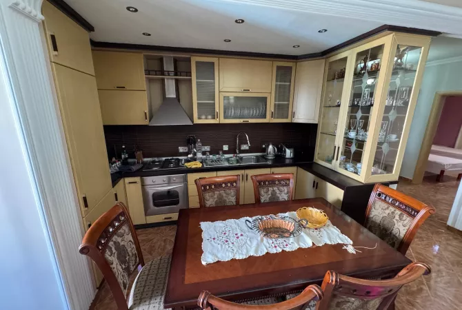 Shtepi me qera Apartament ne Tirane, 2+1, Mobilimi E mobiluar, Pagesa 600  Euro.