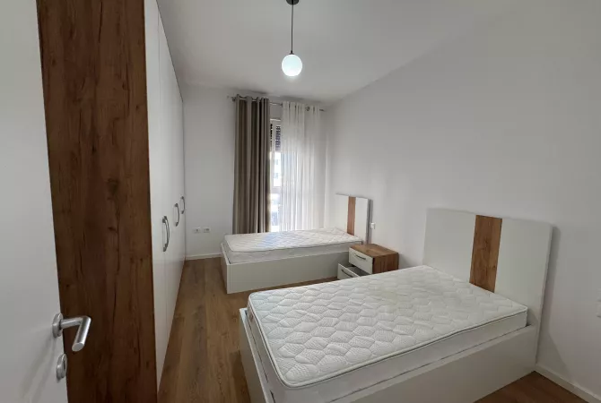Shtepi me qera Apartament ne Tirane, 2+1, Mobilimi E mobiluar, Pagesa 850  Euro.