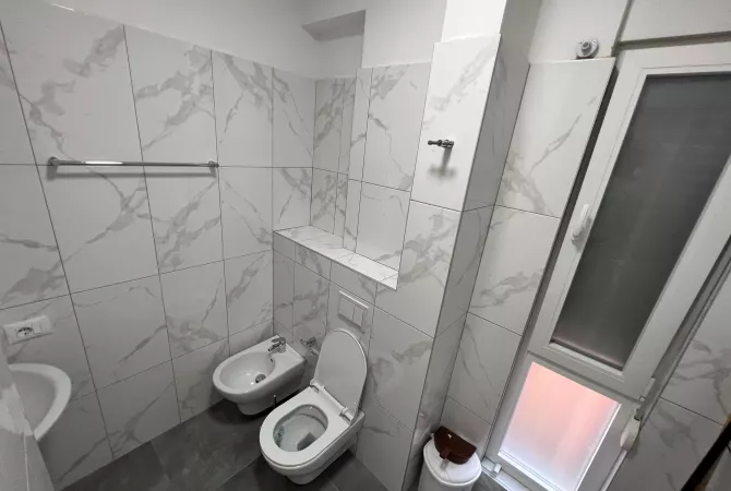 Shtepi me qera Apartament ne Tirane, 1+1, Mobilimi E mobiluar, Pagesa 600  Euro.