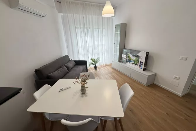 Shtepi me qera 1+1 ne Tirane - 45,000 Leke