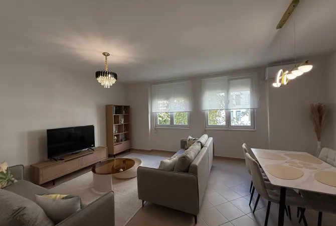 Shtepi me qera Apartament ne Tirane, 2+1, Mobilimi E mobiluar, Pagesa 80,000  Leke.