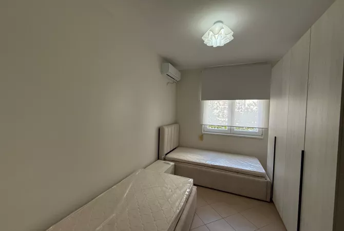 Shtepi me qera Apartament ne Tirane, 2+1, Mobilimi E mobiluar, Pagesa 80,000  Leke.