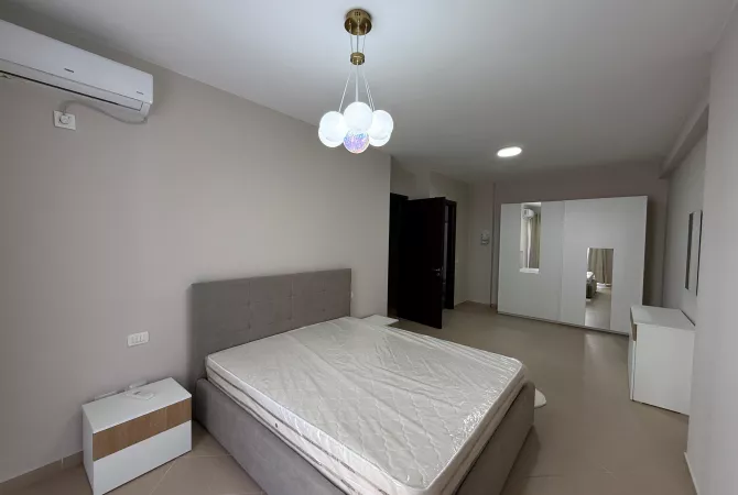 Shtepi me qera Apartament ne Tirane, 2+1, Mobilimi E mobiluar, Pagesa 80,000  Leke.