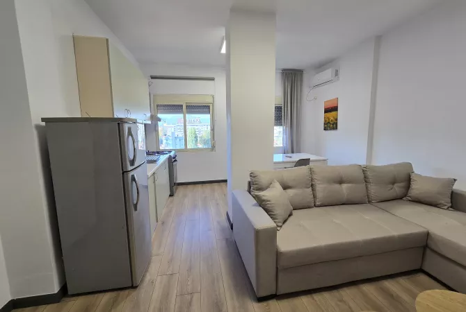 Shtepi me qera 2+1 ne Tirane - 65,000 Leke