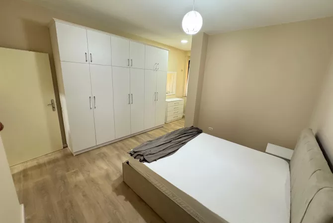Shtepi me qera Apartament ne Tirane, 1+1, Mobilimi E mobiluar, Pagesa 60,000  Leke.
