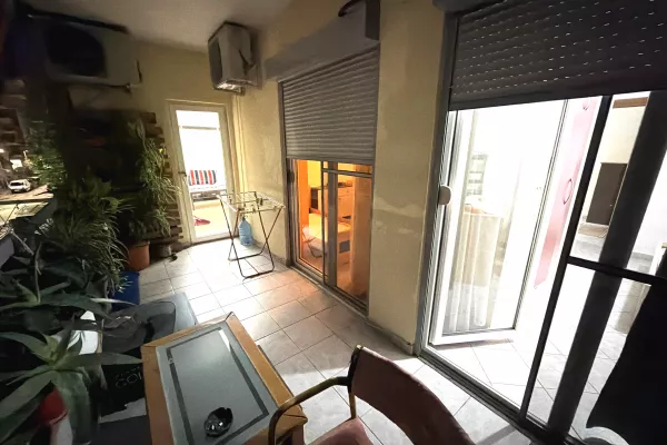 Shtepi ne shitje Apartament ne Tirane, 2+1, Mobilimi E mobiluar, Pagesa 150,000  Euro.