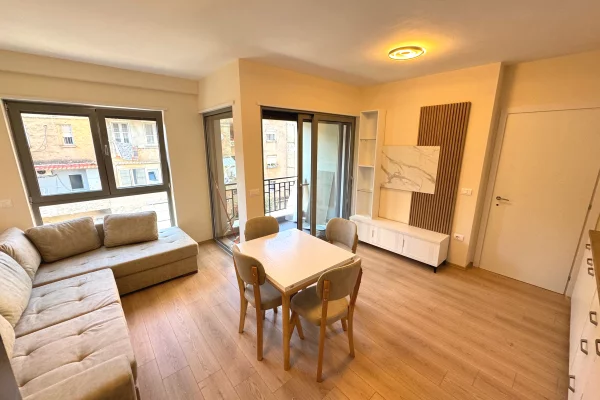 Shtepi me qera 1+1 ne Tirane - 650 Euro