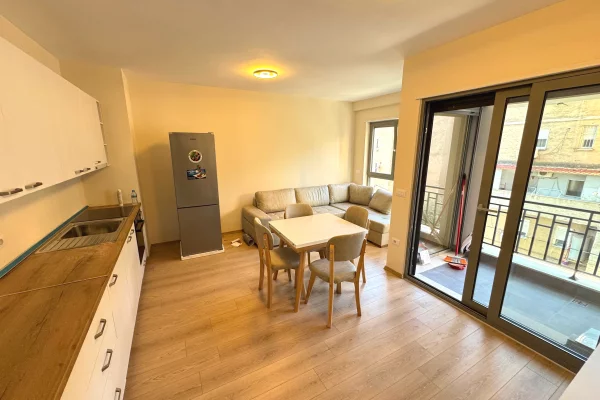 Shtepi me qera 1+1 ne Tirane - 650 Euro