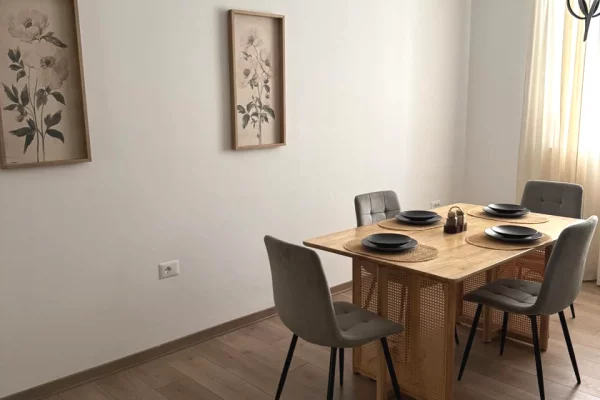 Shtepi me qera 2+1 ne Tirane - 950 Euro