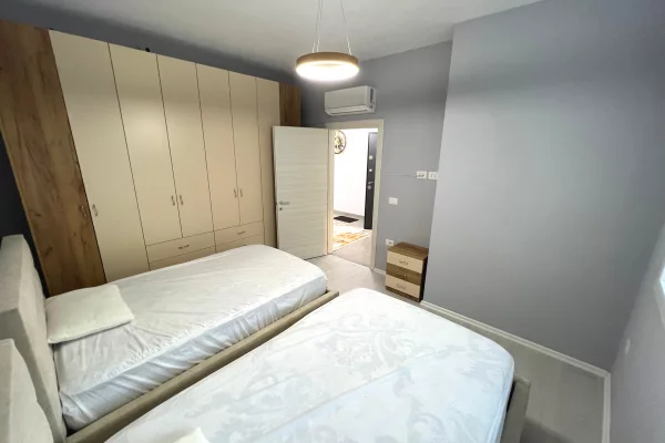 Shtepi me qera Apartament ne Tirane, 2+1, Mobilimi E mobiluar, Pagesa 650  Euro.