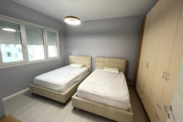 Shtepi me qera Apartament ne Tirane, 2+1, Mobilimi E mobiluar, Pagesa 650  Euro.