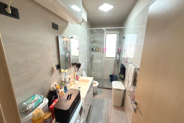 Shtepi me qera Apartament ne Tirane, 2+1, Mobilimi E mobiluar, Pagesa 500  Euro.