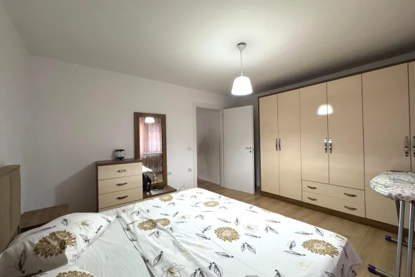 Shtepi me qera Apartament ne Tirane, 2+1, Mobilimi E mobiluar, Pagesa 45,000  Leke.