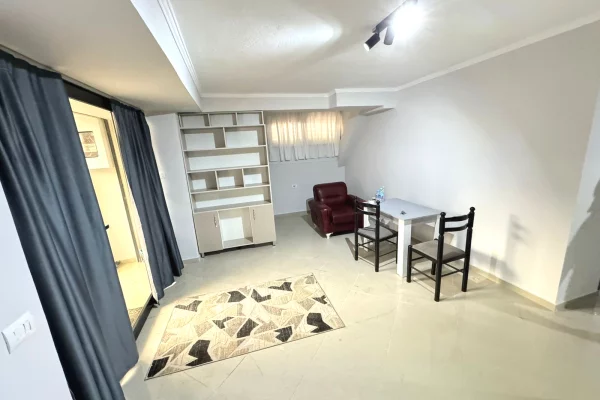 Shtepi me qera 1+1 ne Tirane - 35,000 Leke