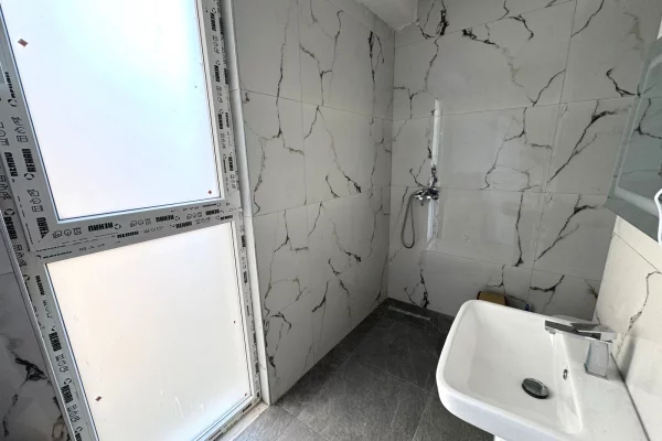 Shtepi me qera Apartament ne Tirane, 1+1, Mobilimi E mobiluar, Pagesa 550  Euro.