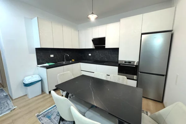 Shtepi me qera Apartament ne Tirane, 2+1, Mobilimi E mobiluar, Pagesa 75,000  Leke.