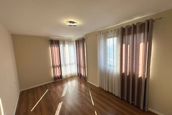 Shtepi me qera Apartament ne Tirane, 2+1, Mobilimi E mobiluar, Pagesa 500  Euro.