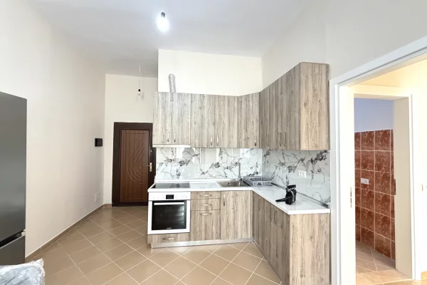 Shtepi me qera Apartament ne Tirane, 3+1, Mobilimi E mobiluar, Pagesa 45,000  Leke.