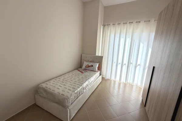 Shtepi me qera Apartament ne Tirane, 3+1, Mobilimi E mobiluar, Pagesa 45,000  Leke.
