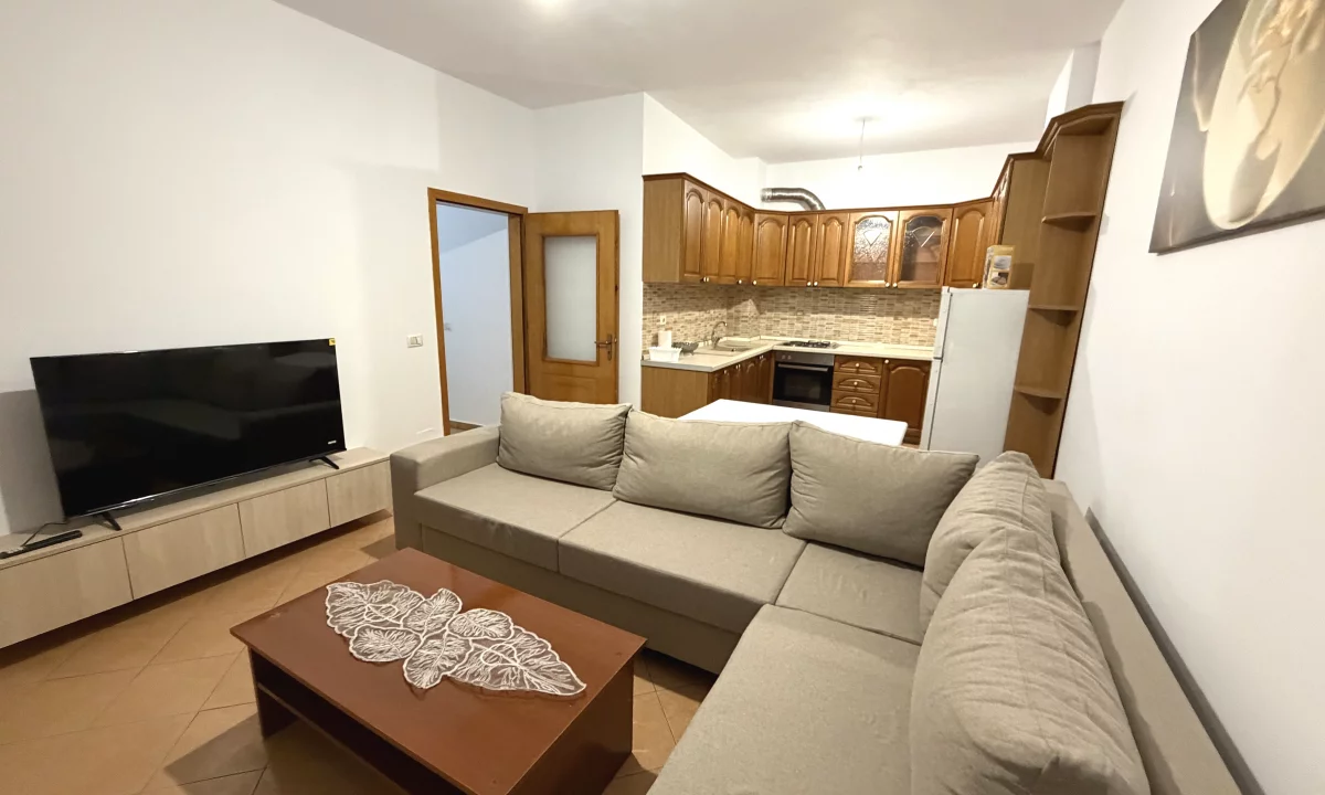 Shtepi me qera Apartament ne Tirane, 2+1, Mobilimi E mobiluar, Pagesa 55,000  Leke.