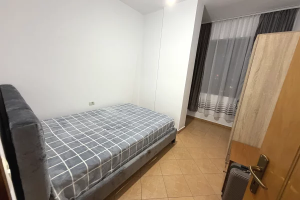 Shtepi me qera Apartament ne Tirane, 2+1, Mobilimi E mobiluar, Pagesa 55,000  Leke.