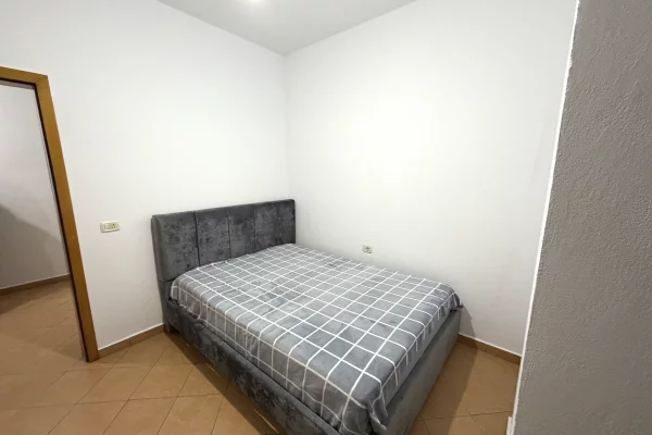 Shtepi me qera Apartament ne Tirane, 2+1, Mobilimi E mobiluar, Pagesa 55,000  Leke.