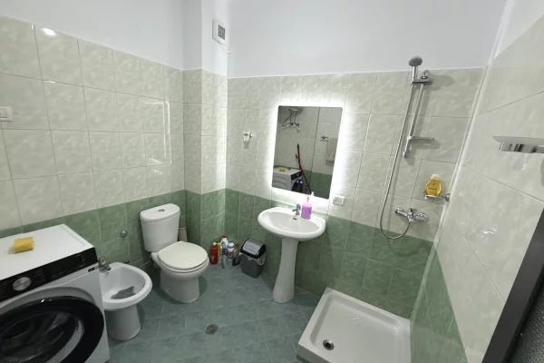 Shtepi me qera Apartament ne Tirane, 2+1, Mobilimi E mobiluar, Pagesa 55,000  Leke.