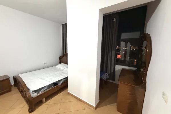 Shtepi me qera Apartament ne Tirane, 2+1, Mobilimi E mobiluar, Pagesa 55,000  Leke.