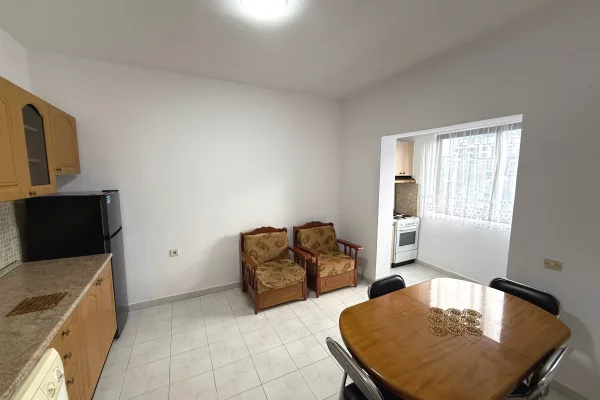 Shtepi me qera Apartament ne Tirane, 1+1, Mobilimi E mobiluar, Pagesa 45,000  Leke.