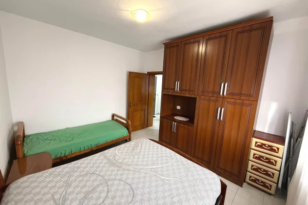 Shtepi me qera Apartament ne Tirane, 1+1, Mobilimi E mobiluar, Pagesa 45,000  Leke.