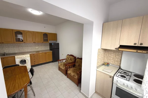 Shtepi me qera Apartament ne Tirane, 1+1, Mobilimi E mobiluar, Pagesa 45,000  Leke.