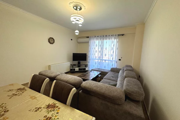 Appartamento in affitto a Tirana 2+1, Arredato