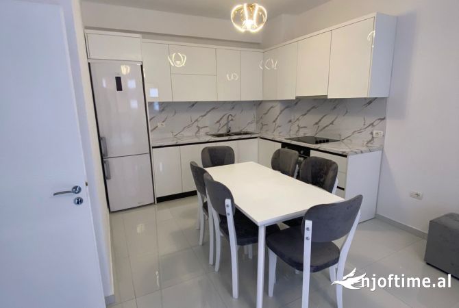 Shtepi me qera 2+1 ne Tirane - 650 Euro