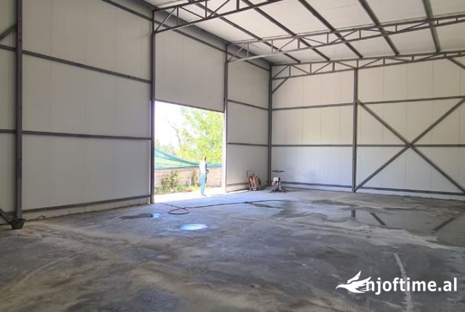 Ambient biznesi me qera 4+1 ne Tirane - 1,200 Euro