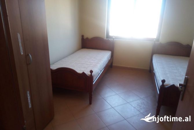 Shtepi me qera Apartament ne Tirane, 2+1, Mobilimi E mobiluar, Pagesa 60,000  Leke.